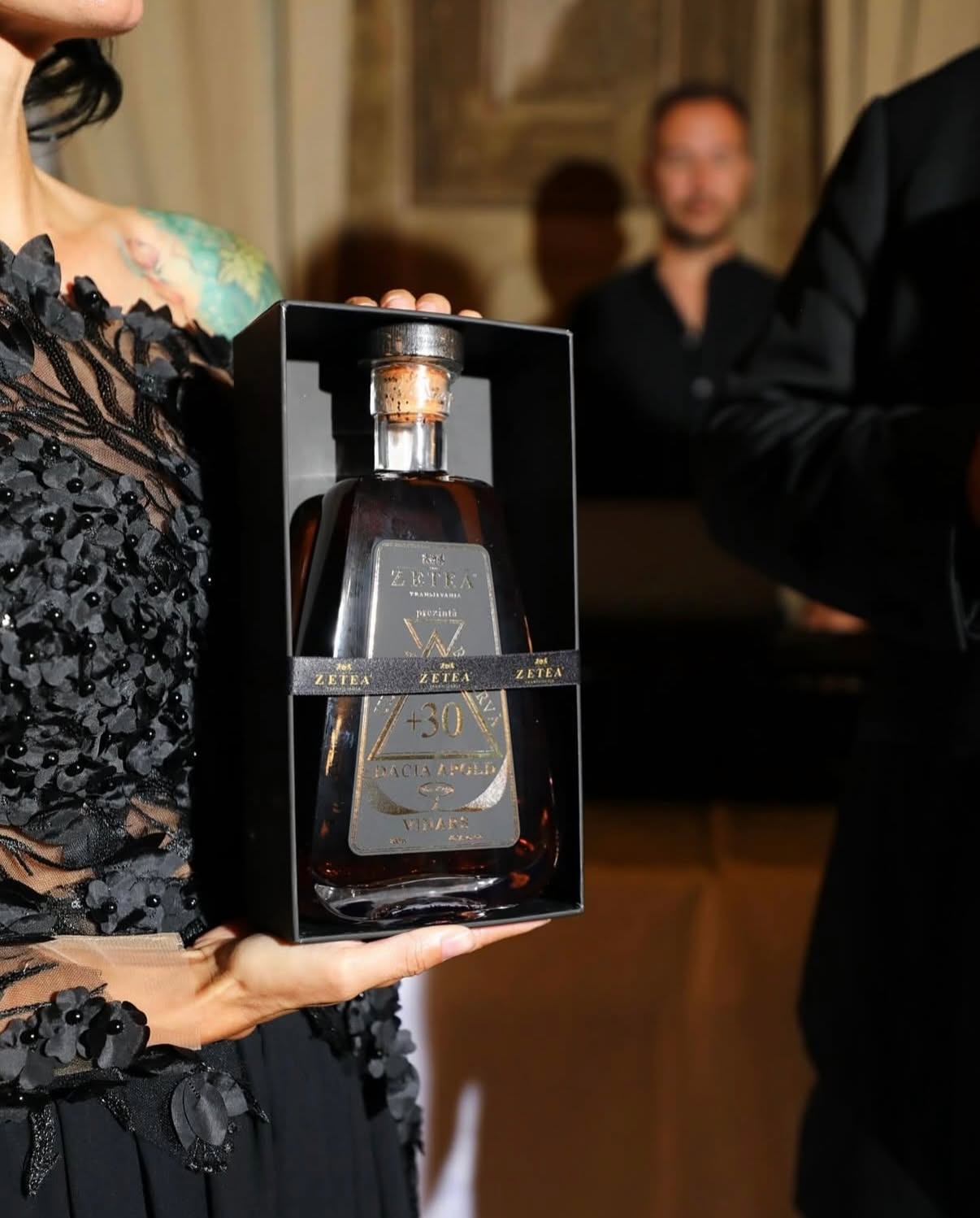 Presentation case of ZETEA Ultima Rezervă Dacia Apold +30 held for guests
